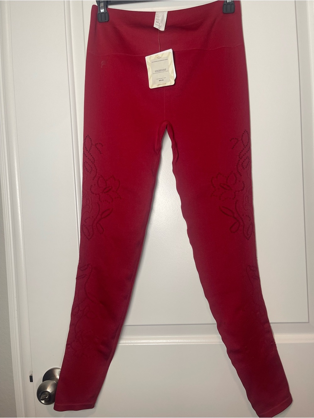 Fabletics High-Waisted Lace Seamless Leggings Deep Red NWT Size M - Picture 6 of 13